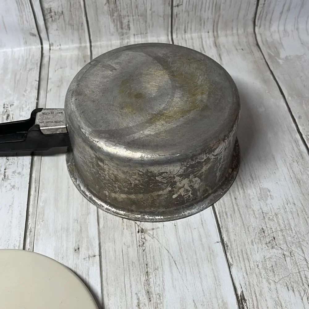 Regal Ware‎ 1 Quart Sauce Pan with Lid and Handle Made in the USA Cookware